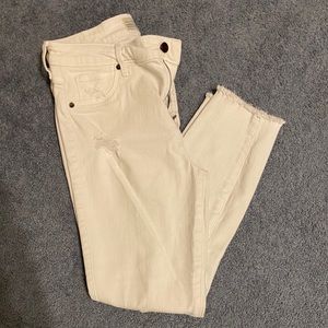 White ripped jeans (Abercrombie)